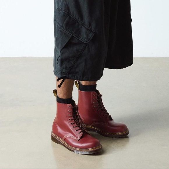 DR. MARTENS 1460 Pascal Virginia Leather Boots - Picture 14 of 14